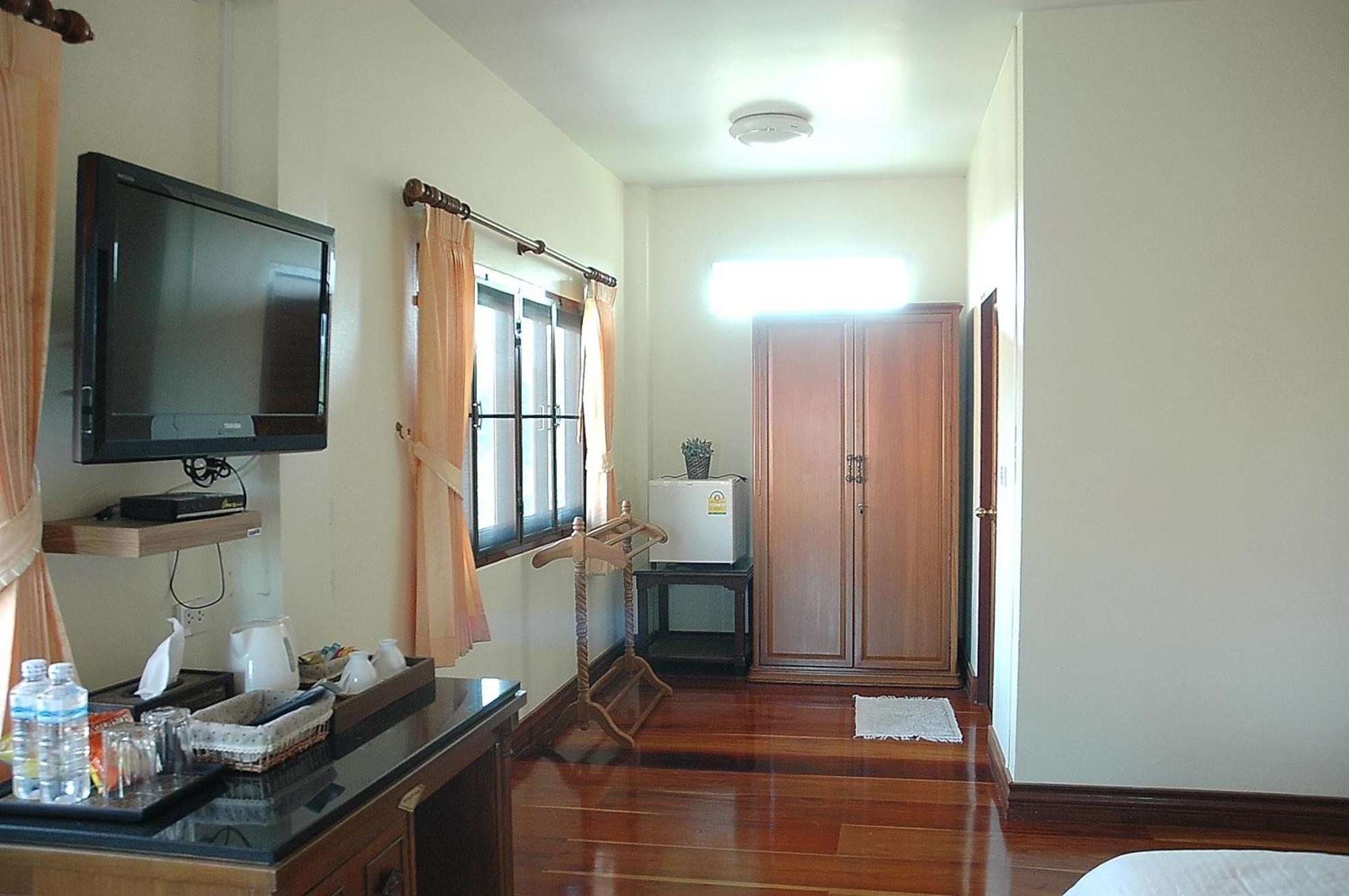 Thararin Villa Ban Doem Bang Habitación foto