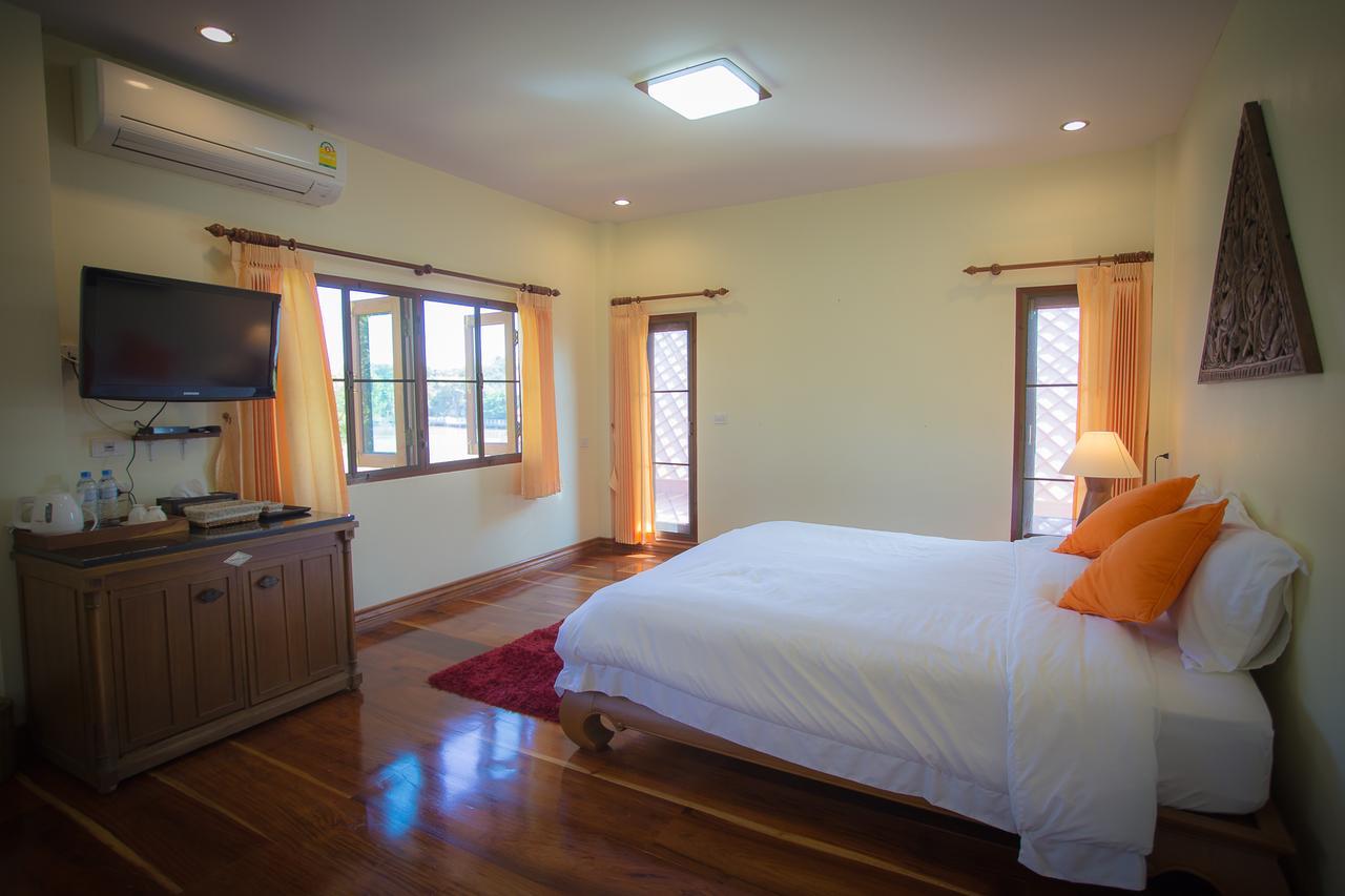 Thararin Villa Ban Doem Bang Habitación foto