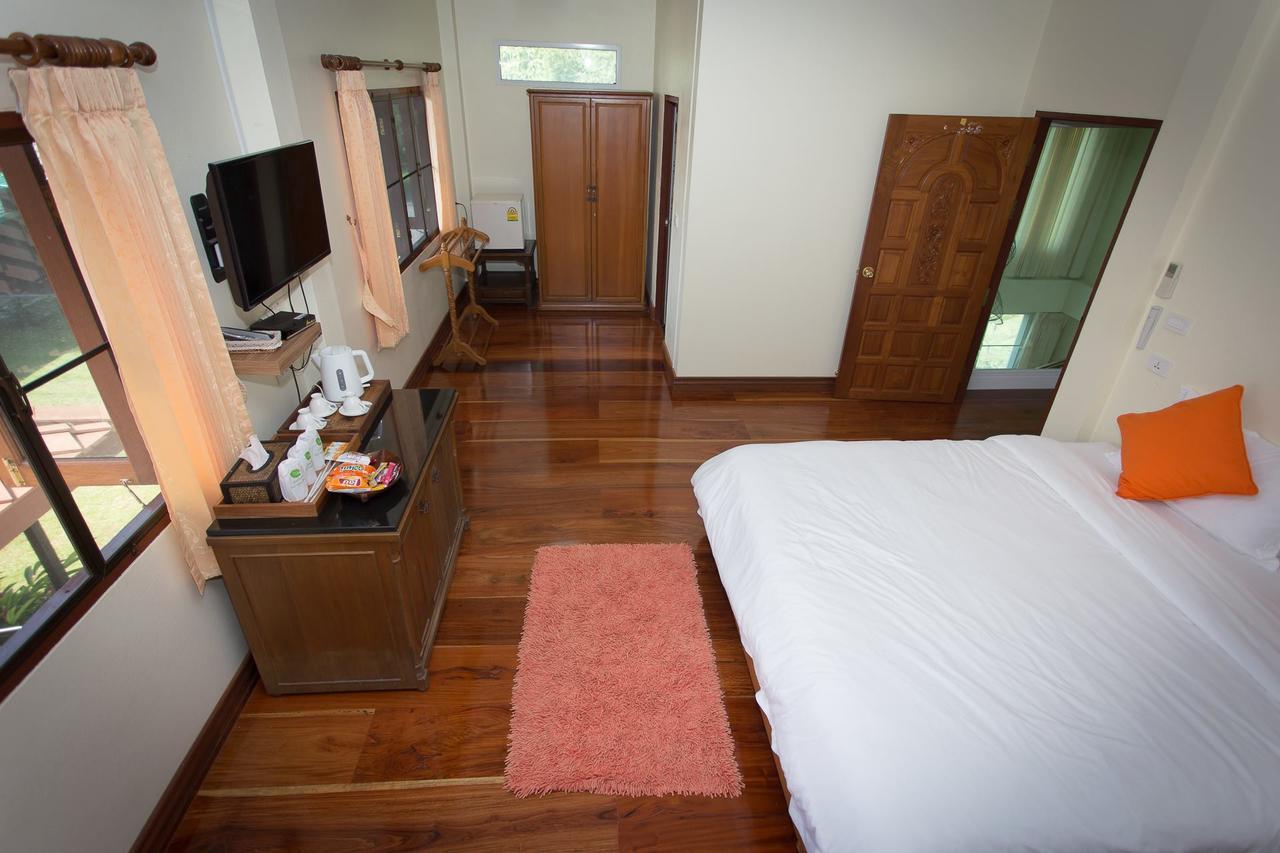 Thararin Villa Ban Doem Bang Habitación foto